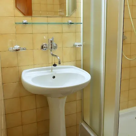 Hotel Bestar 4*