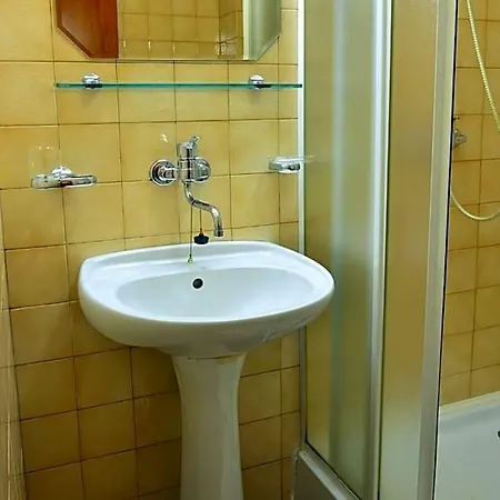 Bestar Hotel 4*